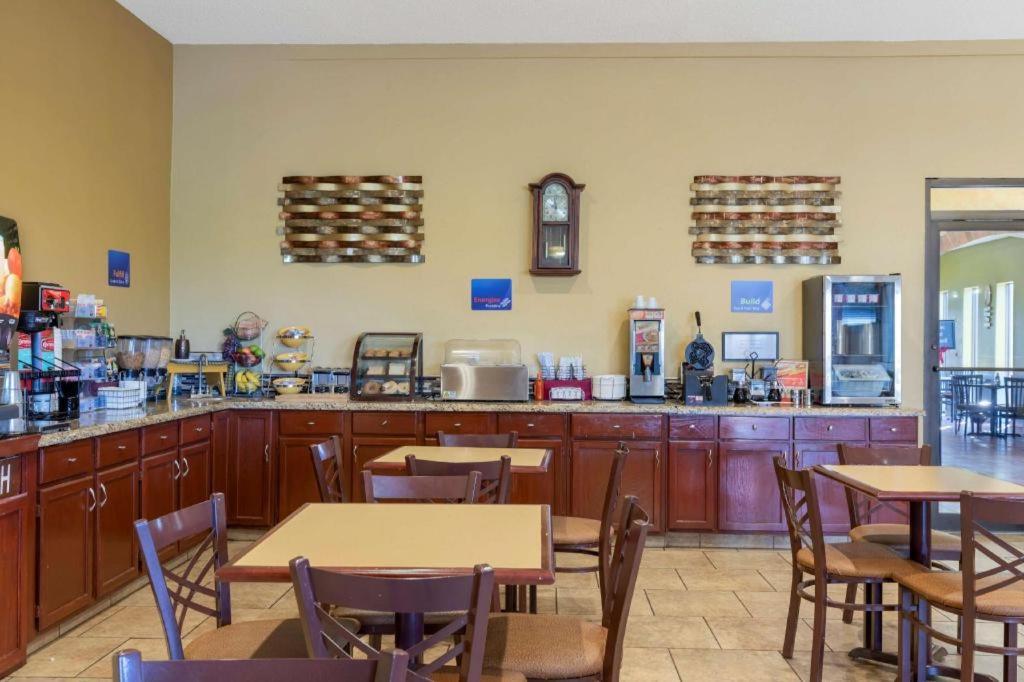 Best Western Taylor Inn Eksteriør billede